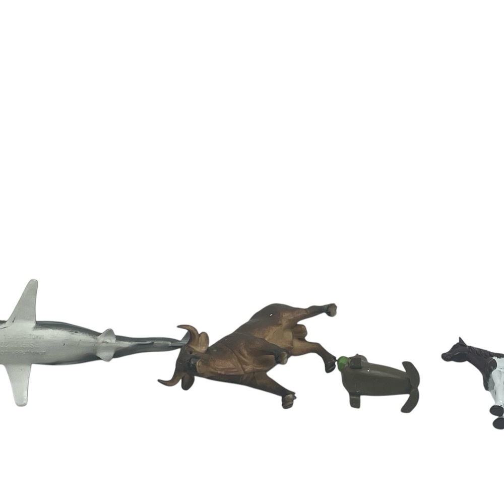 Animal Figurine Set - Shark, Cow, Dog and Sealion - Picture 4 of 12